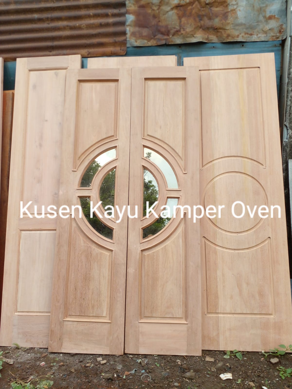 Satu buah daun pintu kupu-kupu ukuran standar bahan kayu kamper oven