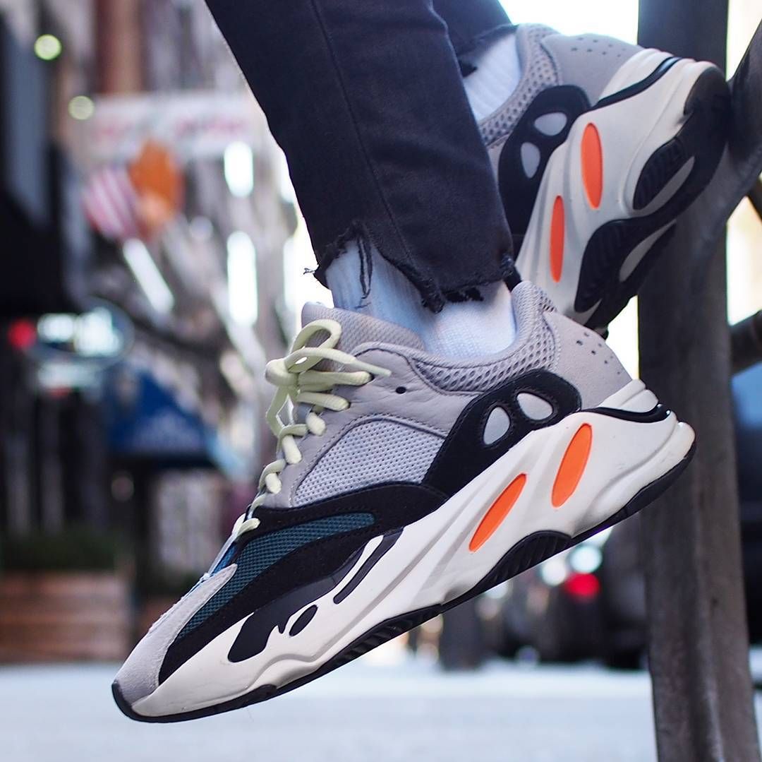 yeezy wave runner 700 original price