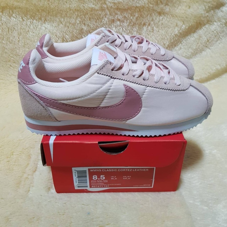 nike classic dama