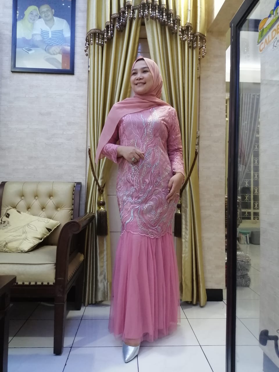 dress semi kebaya