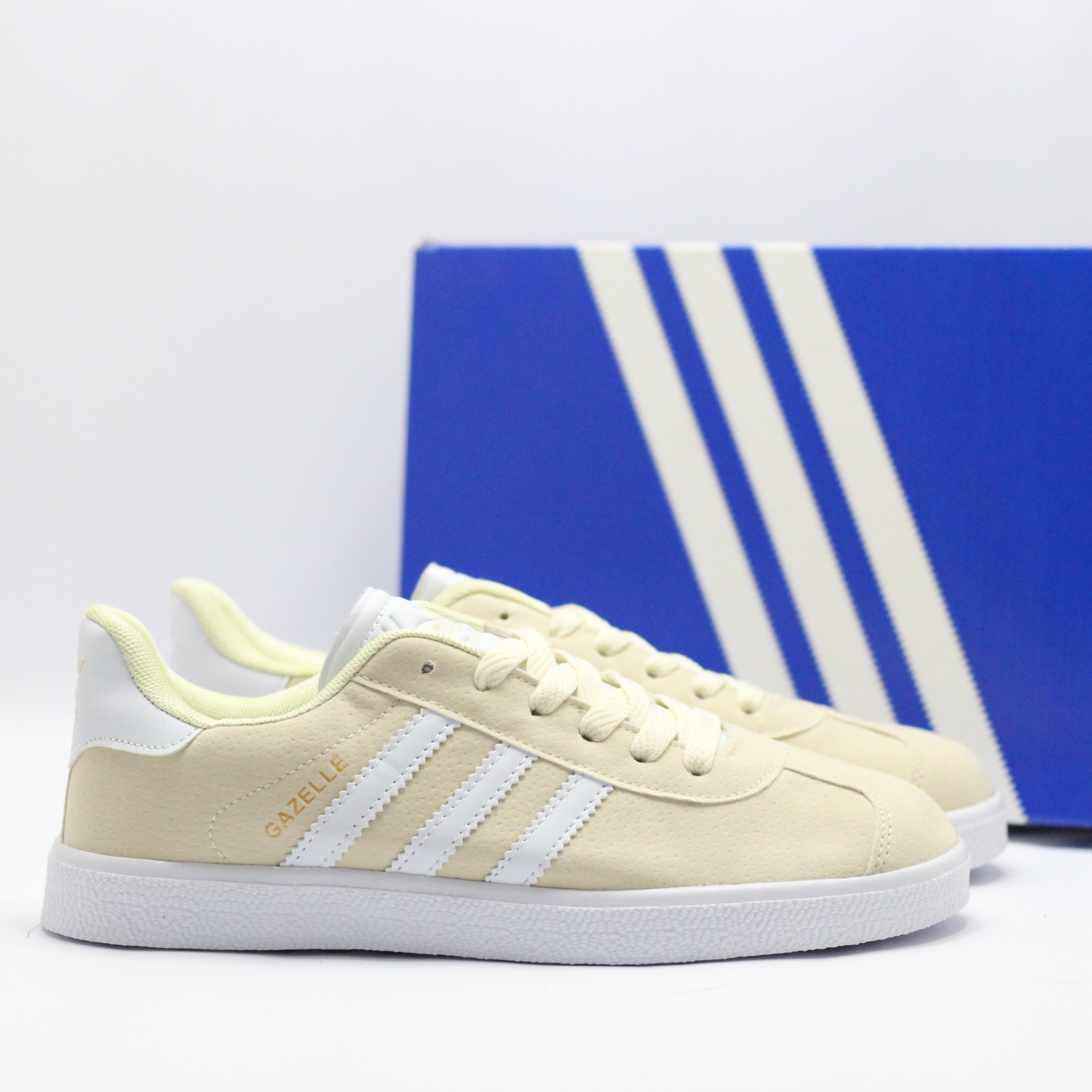 adidas gazelle beige suede