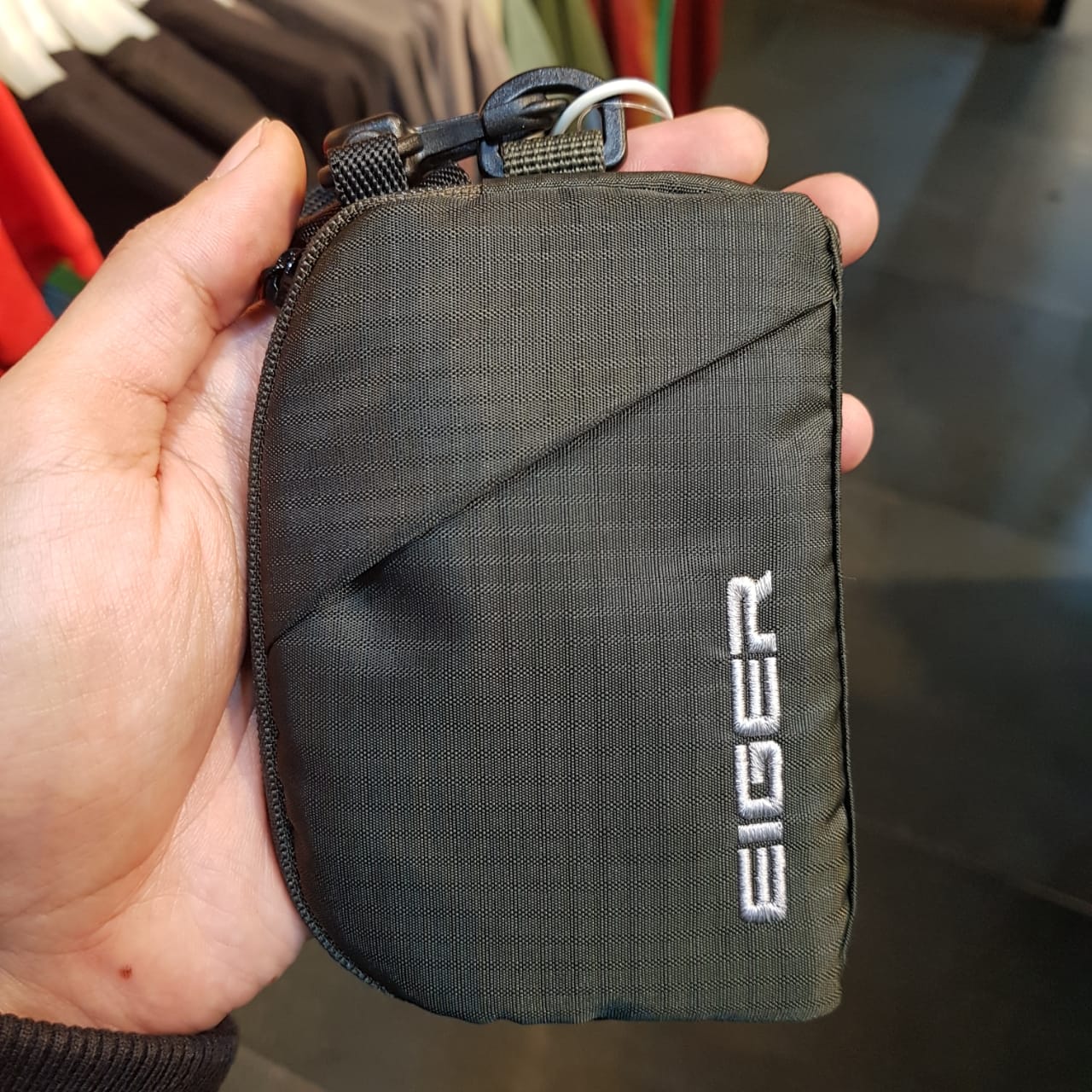 eiger comrade neck wallet