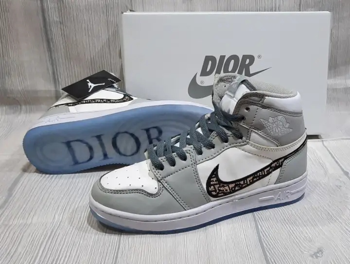 OFF-WHITE X Air Jordan Dior 1 Is 
