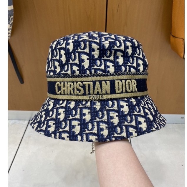 harga bucket hat dior