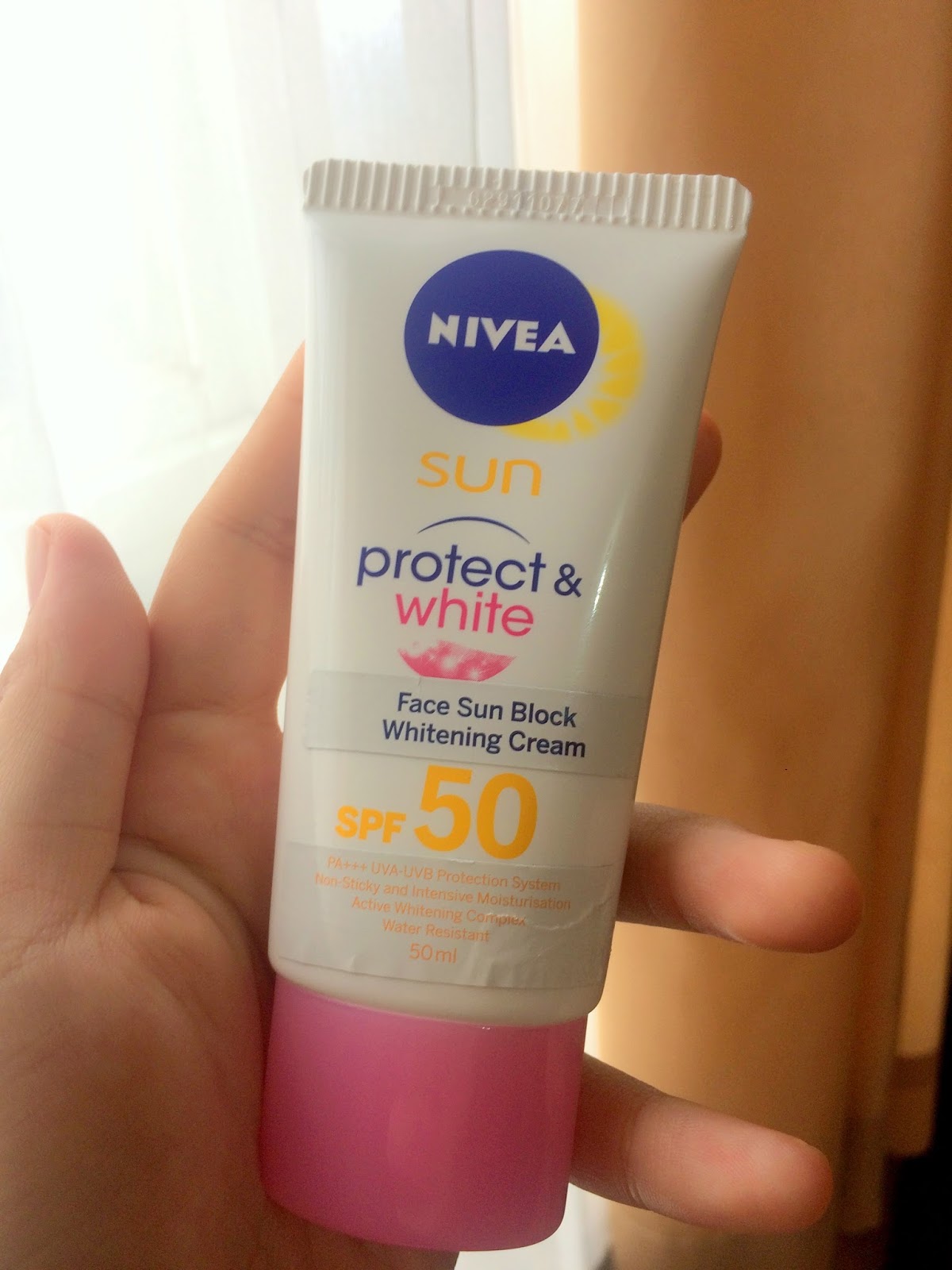 harga nivea sun face protect & white spf 50 sunblock