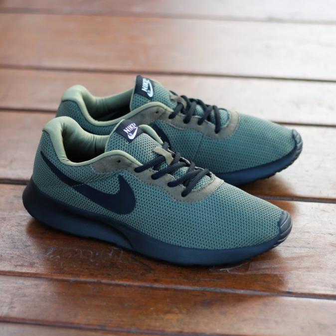 nike tanjun black original