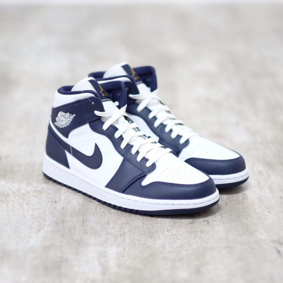 Mid White Gold Obsidian 100% Authentic 