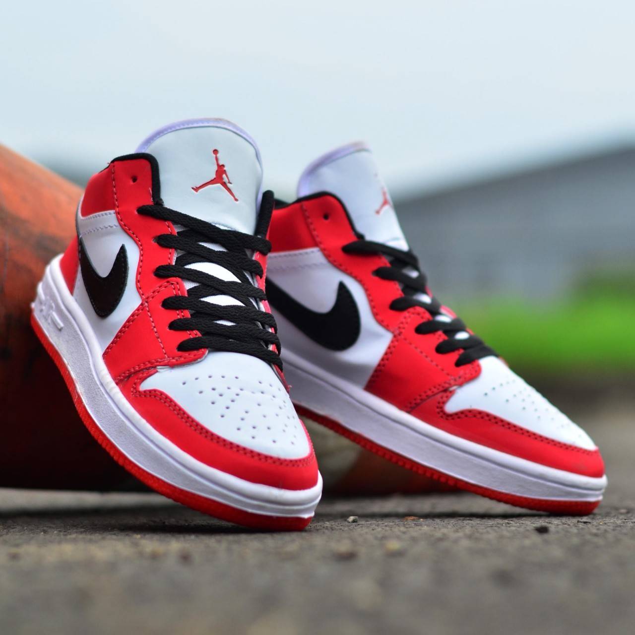 SEPATU BASKET PRIA NIKE222 AIR JORDAN 2 