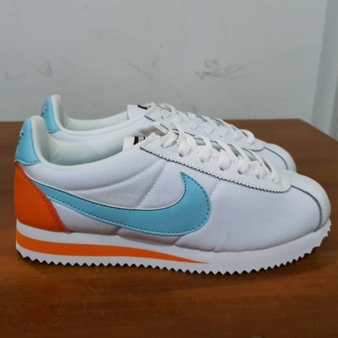 nike classic dama