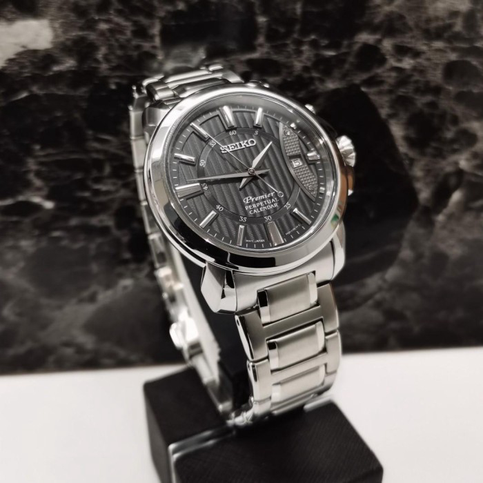 Jam Tangan Pria Seiko Premier Quartz Perpetual Calendar Black