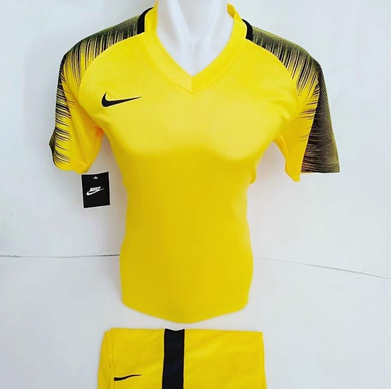 Baju Olahraga Jersey Sepak Bola Kaos Setelan Futsal / Volly / Badminton