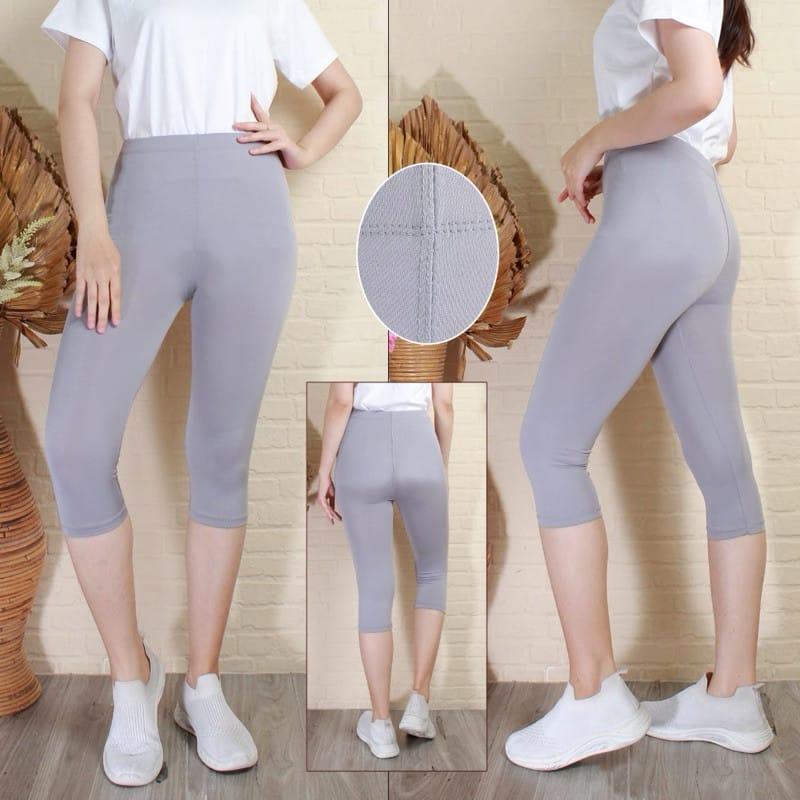 Mushukdan sperma Porno bir yomon bekasi olish uning eshagini yaladi