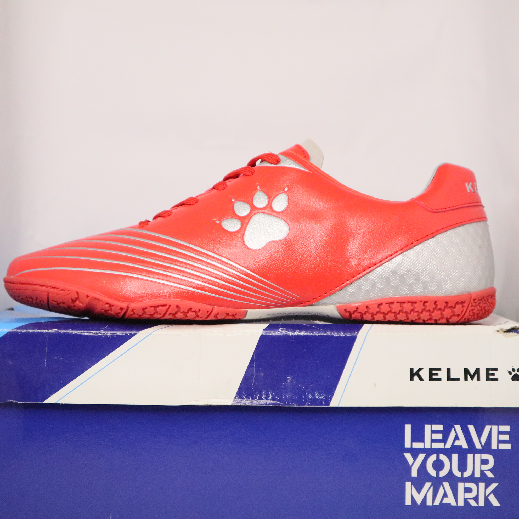 Sepatu futsal kelme fashion