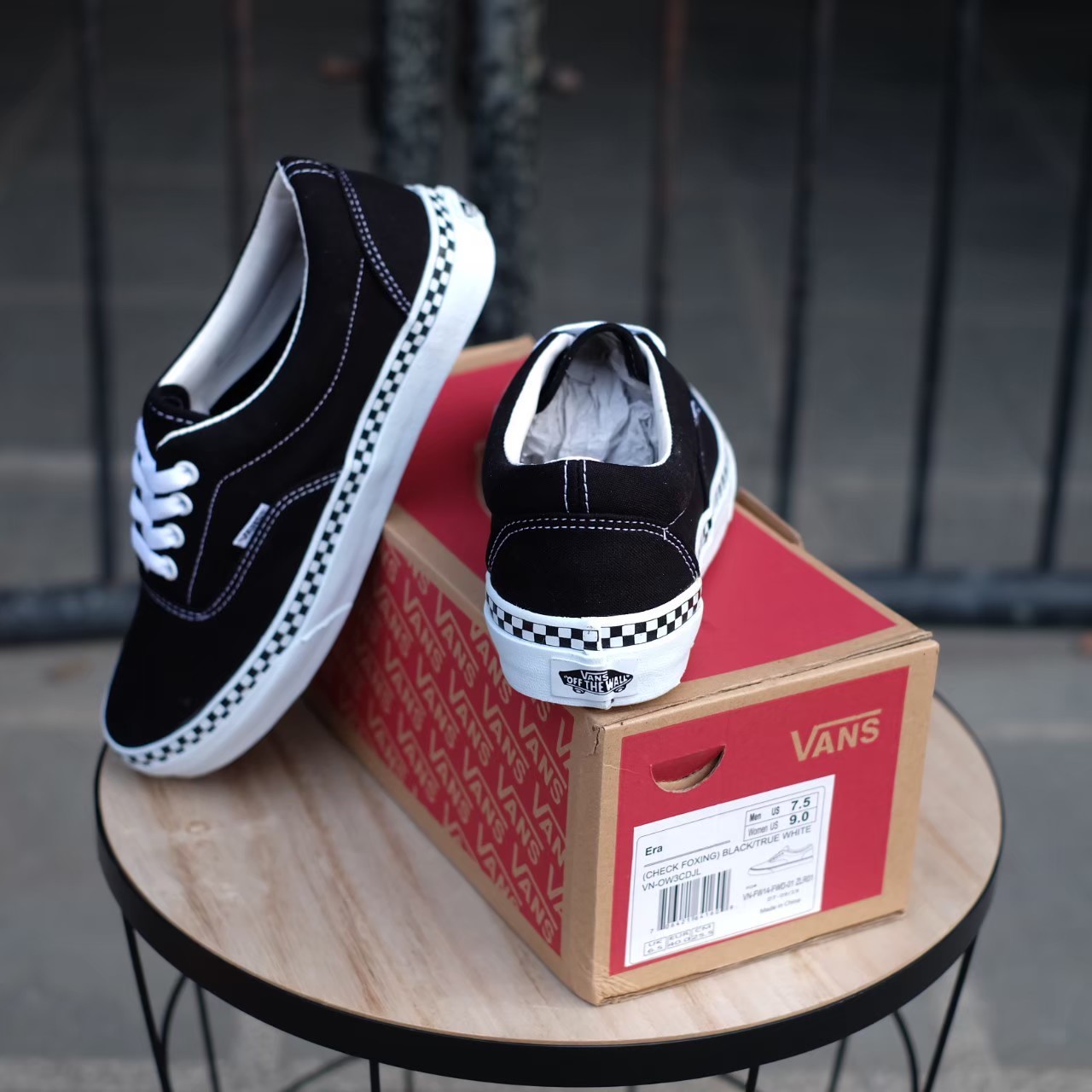 vans black foxing