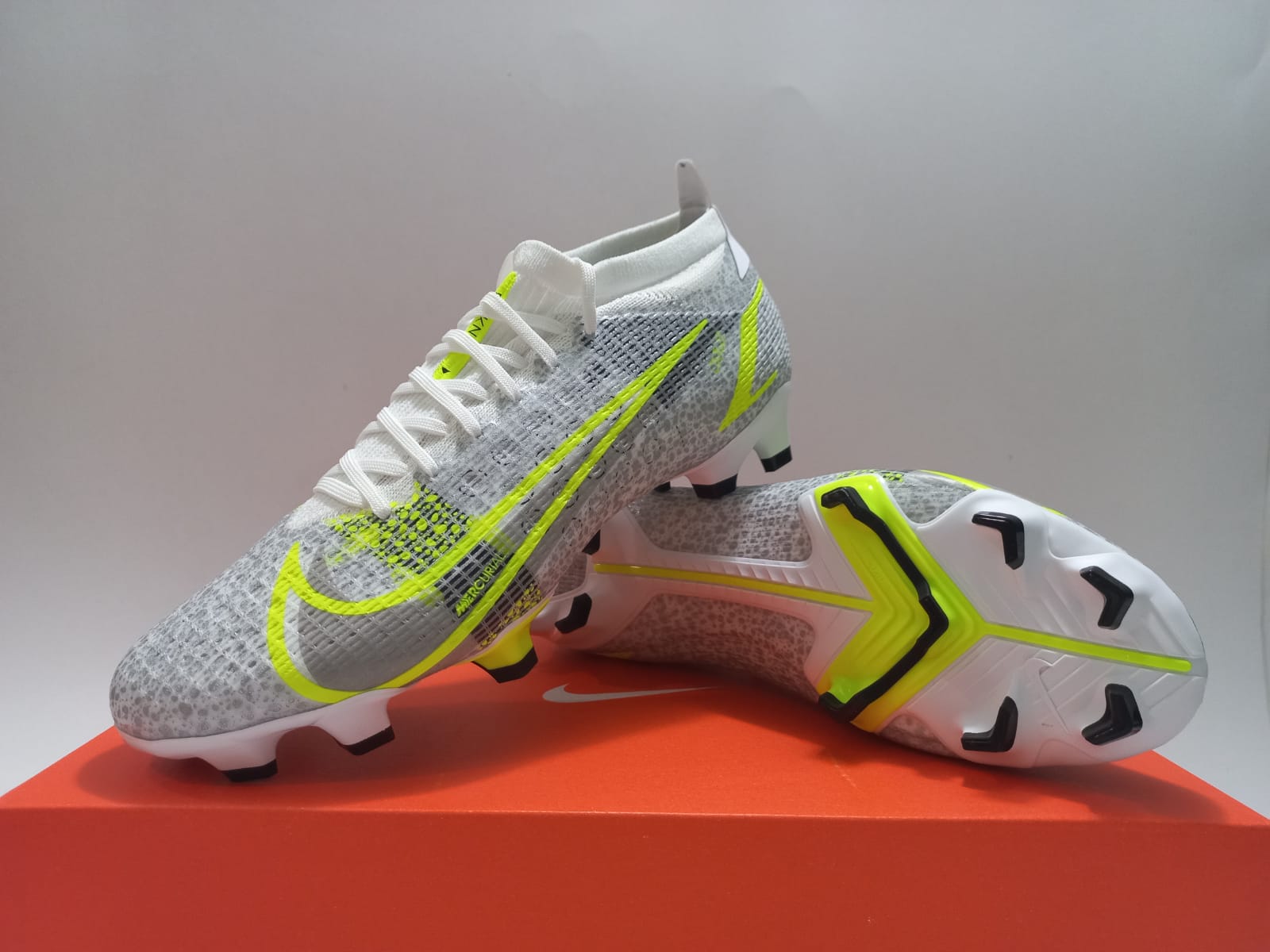SEPATU BOLA NIKE MERCURIAL VAPOR 14 PRO 