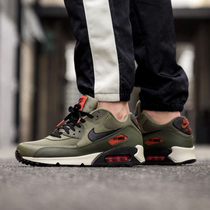 orange black air max