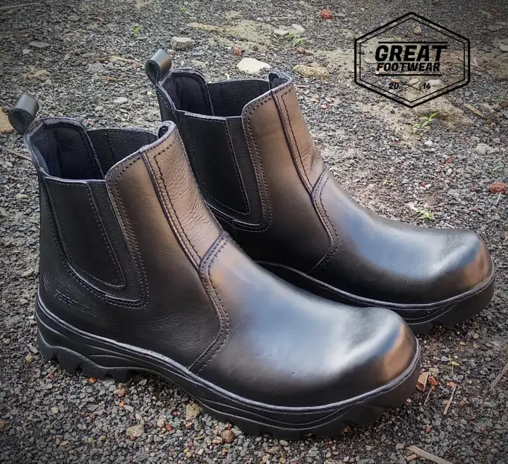 safety boots slip on