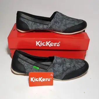 sepatu slip on kickers