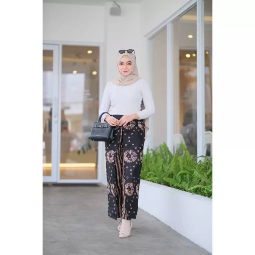 Dostingiz ketgan paytda porno külotlu çorap bilan porno qullik