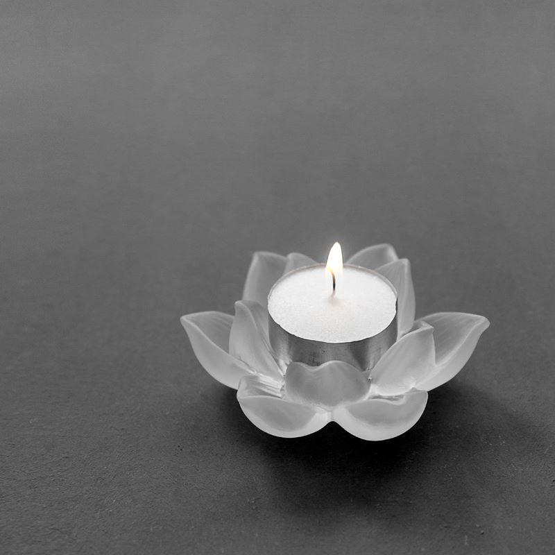 Một Nụ Cười Phòng | Ngọc Lưu Ly Cho Phật Kệ Nến Thờ Đồ Gia Dụng Sen Vật Trang Trí Đồ Phật Cung Cấp Kệ Nến Bơ Sữa Lỏng Đui Đèn