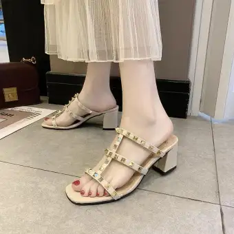 sepatu heels valentino