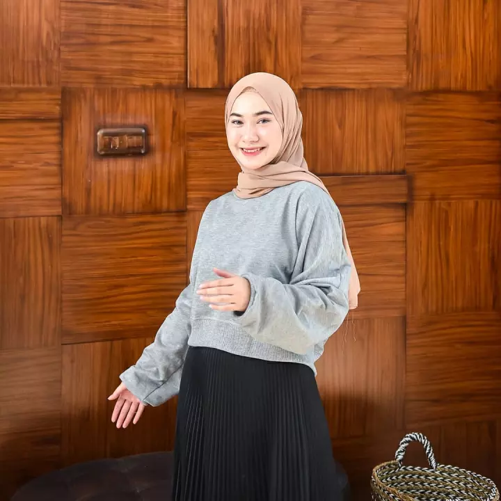 Sweater Crop Oversize / Sweater Crop / Sweater Polos / Sweater Oversize  Terbaru / Baju Hangat / Sweater Terbaru / Sweater Wanita / Fashion Wanita |  Lazada Indonesia
