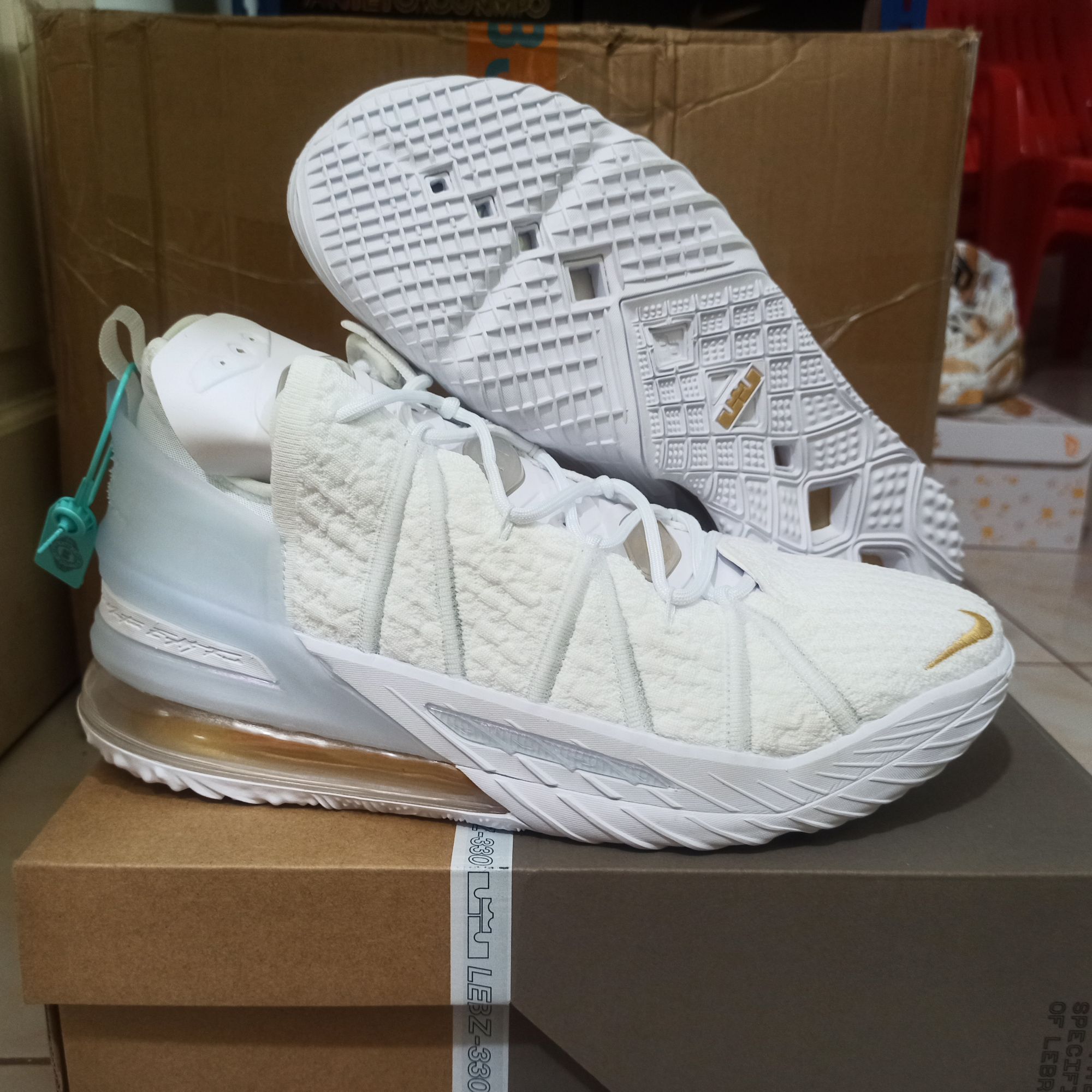 lebron white gold