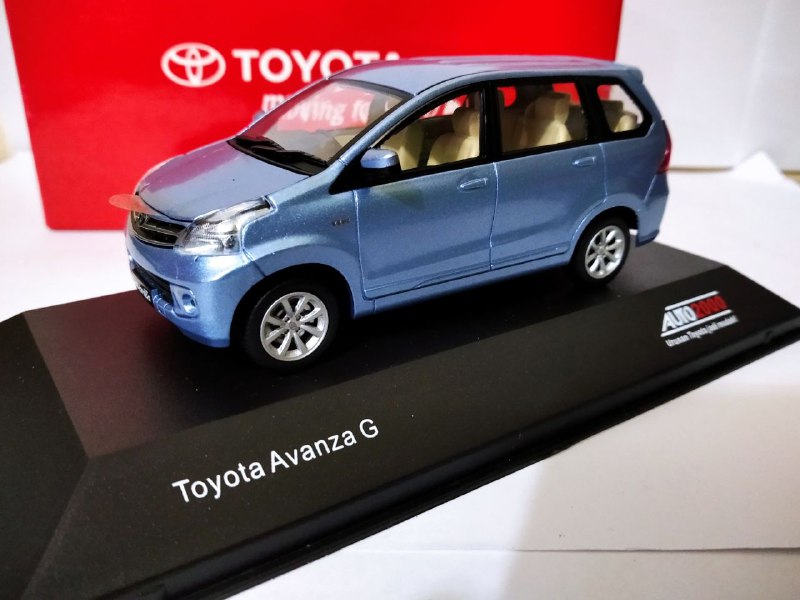 Avanza diecast hot sale