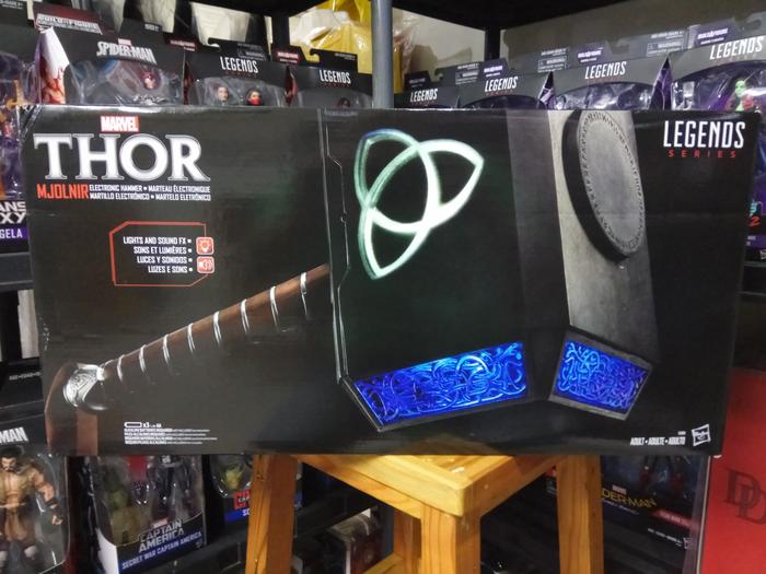 THOR HAMMER PALU MLOJNIR HASBRO MARVEL LEGENDS PROP REPLICA