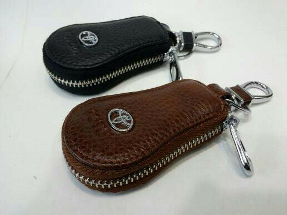 Dompet /Hardcase /Tempat Remote Mobil Kulit - Gantungan kunci Logo TOYOTA
