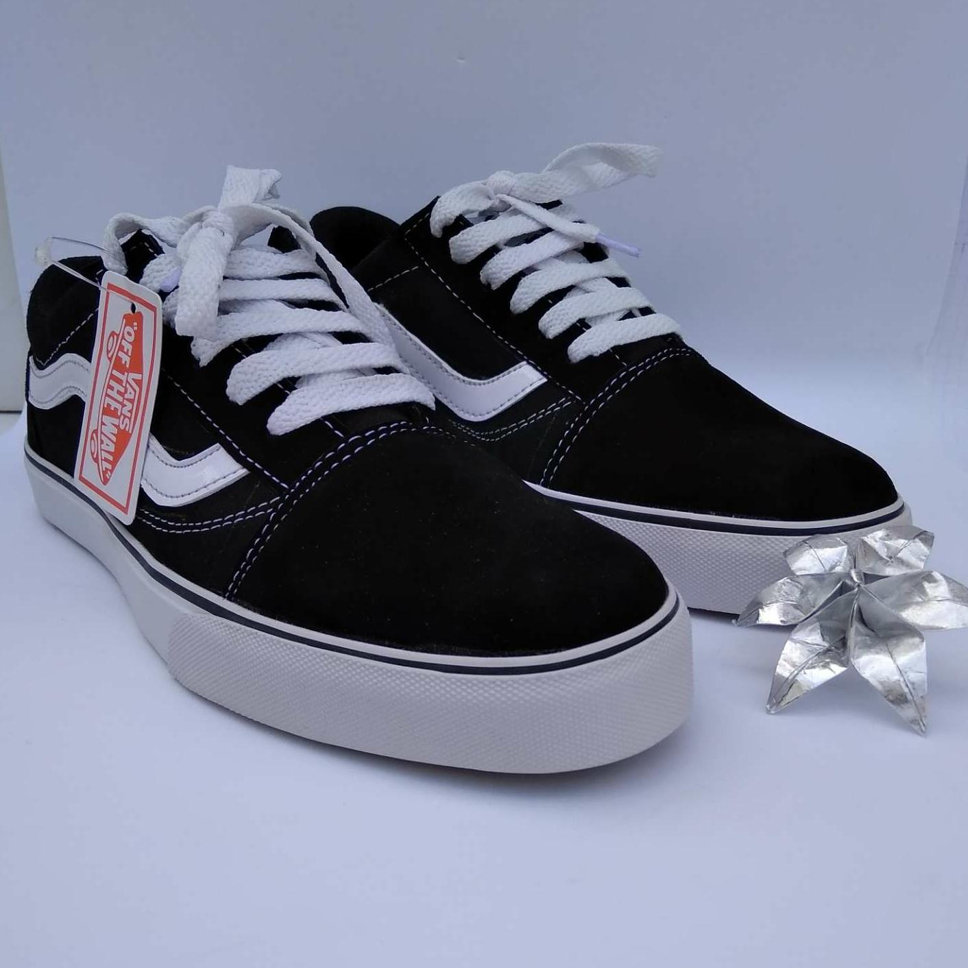 SEPATU VENs Premium SNEAKERS AUTHENTIC OLD SKULL HITAM BLACK GARIS PUTIH WHITE COCOK UNTUK SEKOLAH KULIAH list cacing
