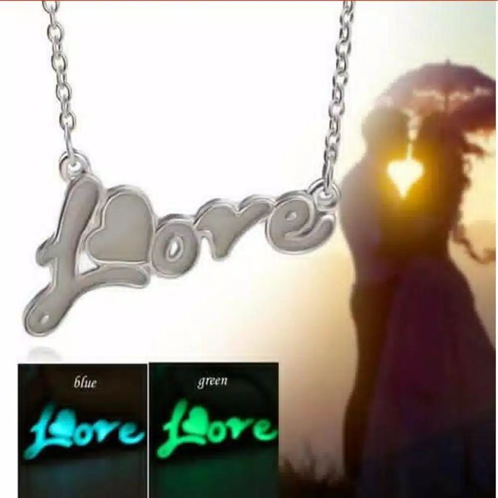 Kalung liontin LOVE bisa nyala dalam 