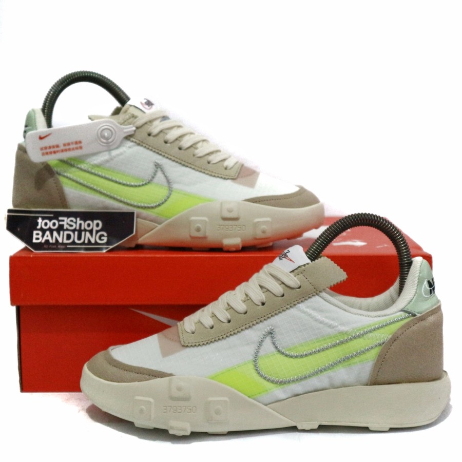 Sepatu Sneakers Wanita Women Nike Waffle Racer LX QS Pake Ivory