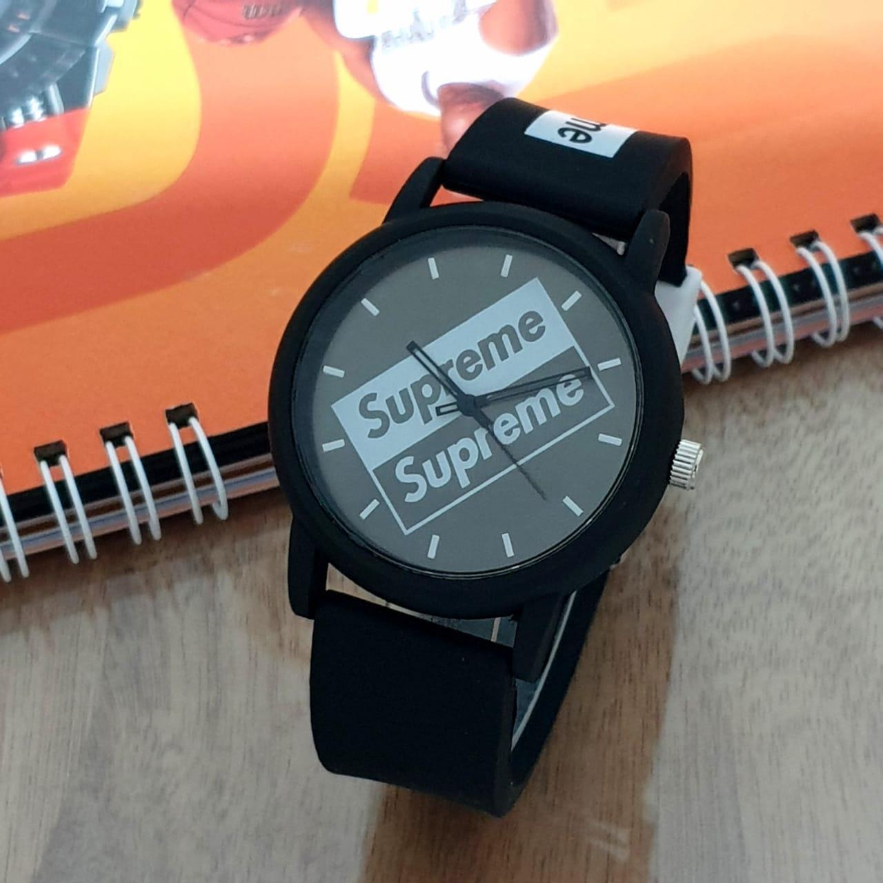Jam Tangan Supreme Original Rubber Strap Jam Tangan Pria Wanita Fashion Gaya Anak Muda Jam Tangan Swiss Army Trending Topik Terbaru Lazzada New Lazada Indonesia