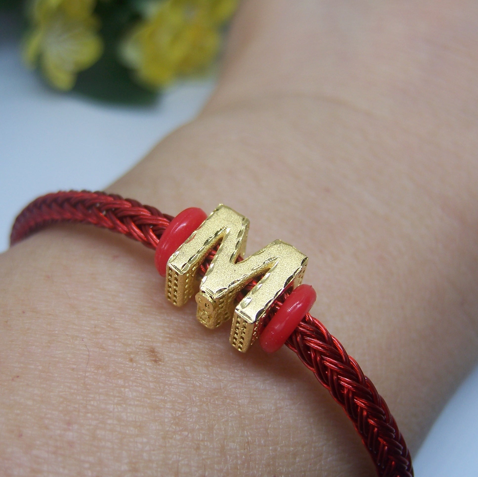 Tiara Jaya Mas #Gelang Emas Dengan Liontin Emas Initial Nama Huruf M