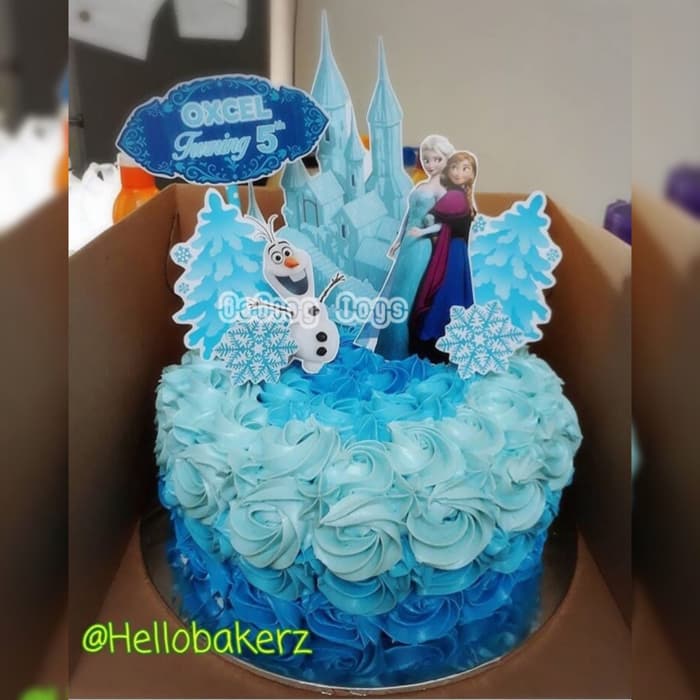 Featured image of post Topper Kue Ultah Frozen Tampak beberapa kue ultah berjejer di meja