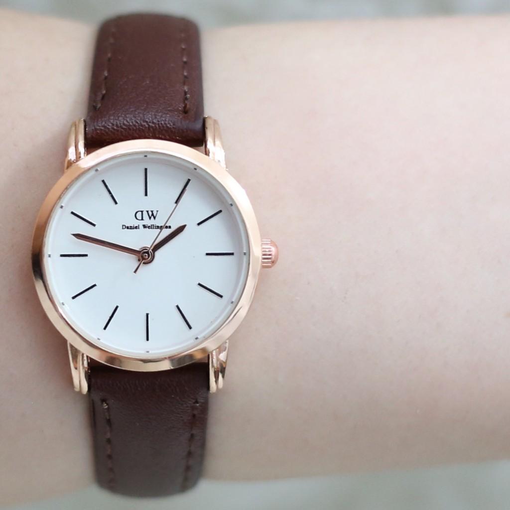 Jam tangan pria wanita diameter kecil tali kulit leather grosir ecer free baterai cadangan DW004