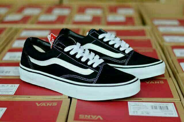 sepatu vans out school