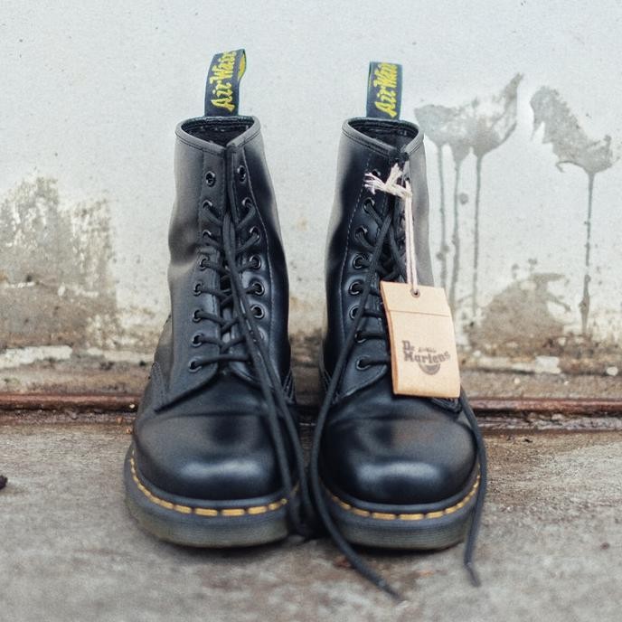 harga dr martens 1460