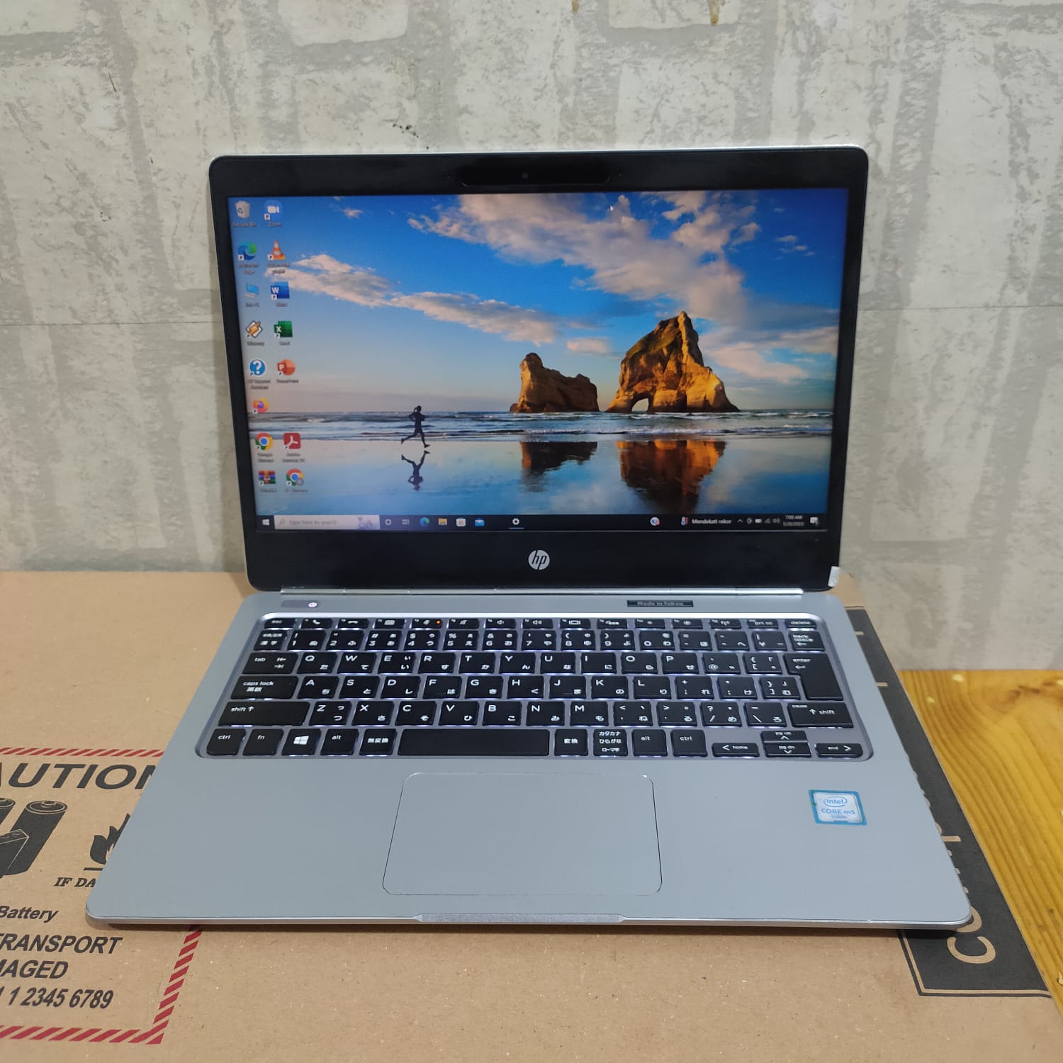 HP EliteBook Folio G1 Intel Core m5-6y54/8GB +SSD 256GB --M138