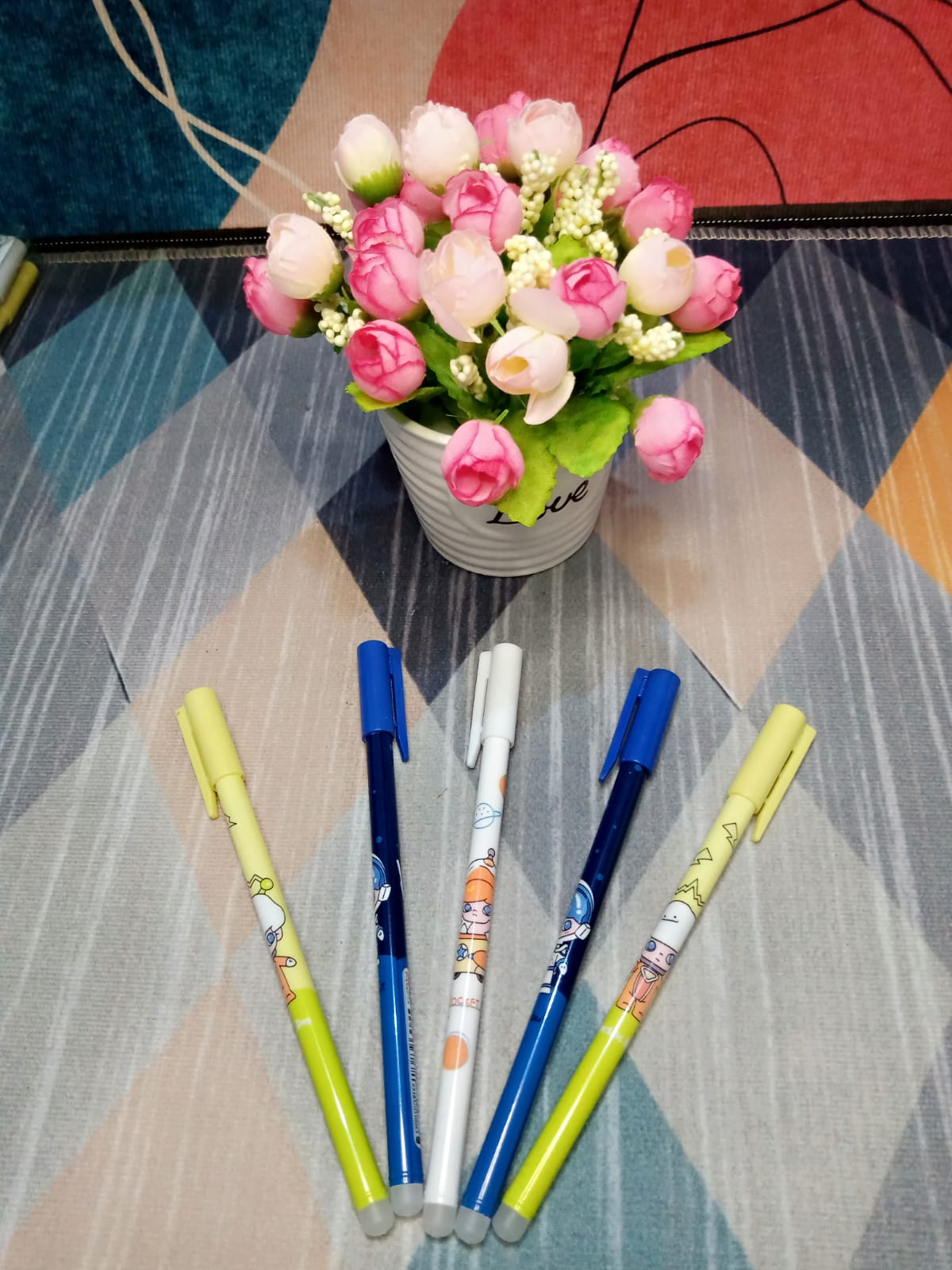 Bolpen Pena Gel Hapus Tinta Hitam Anak Sekolah / Pulpen Viral Yang Bisa