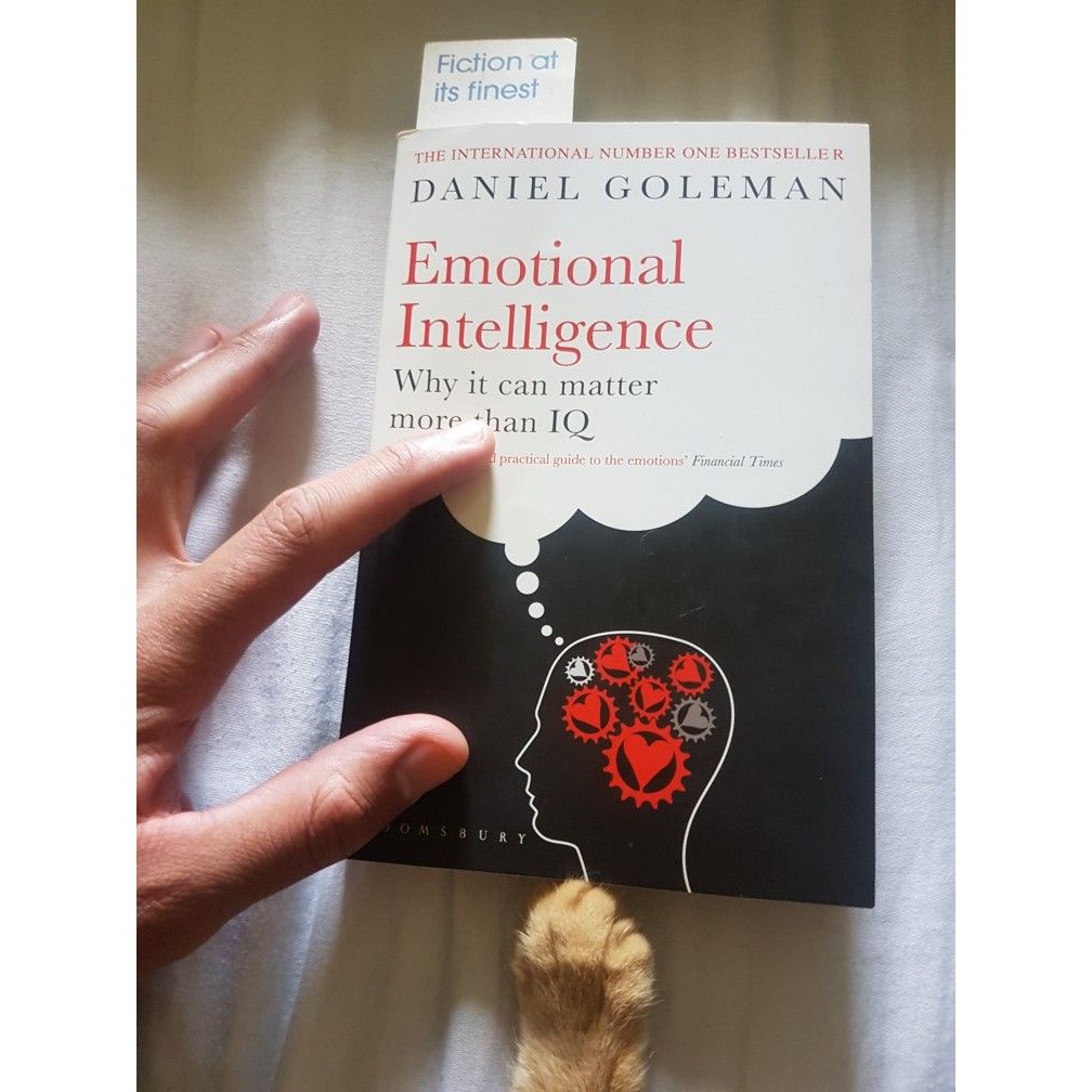 Buku EMOTIONAL INTELLIGENCE DANIEL GOLEMAN - English Language | Lazada ...