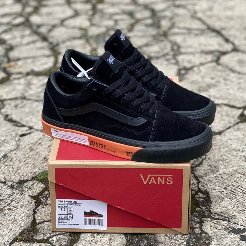 vans black orange