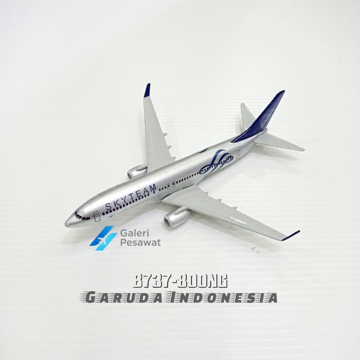 Garuda Indonesia B737-800NG モデル 1:100ガルーダインドネシア航空