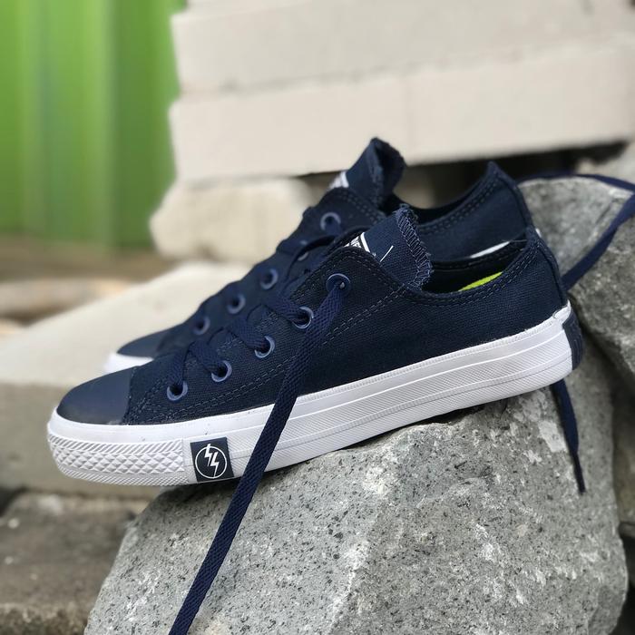 Sepatu Sneackers C0nverse Chuck Tylor All Star Premium / Sepatu Gaul / Sepatu Sekolah / Sepatu Jalan / Sepatu Santai / Sepatu Diskon / Sepatu Casual / Sepatu Trend / Sepatu Hits / Sepatu kekinian / Sepatu Original / Sepatu murah / Sepatu diskon