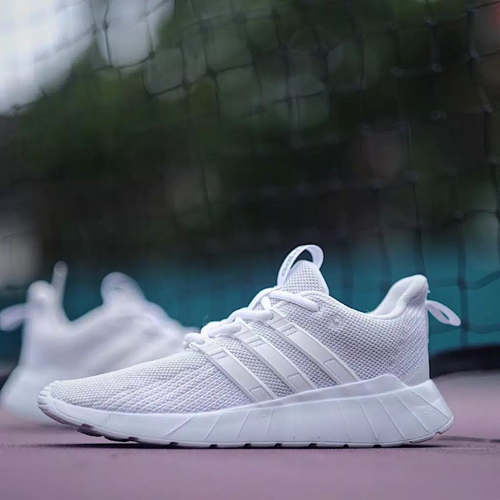 white adidas questar flow