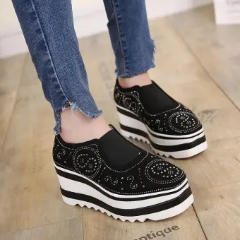 Get Sepatu Sneakers Wanita Terbaru 2020 Warna Hitam PNG