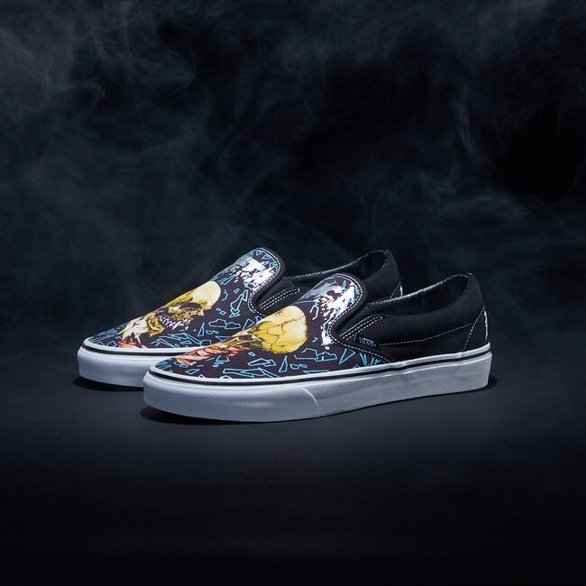 vans metallica harga