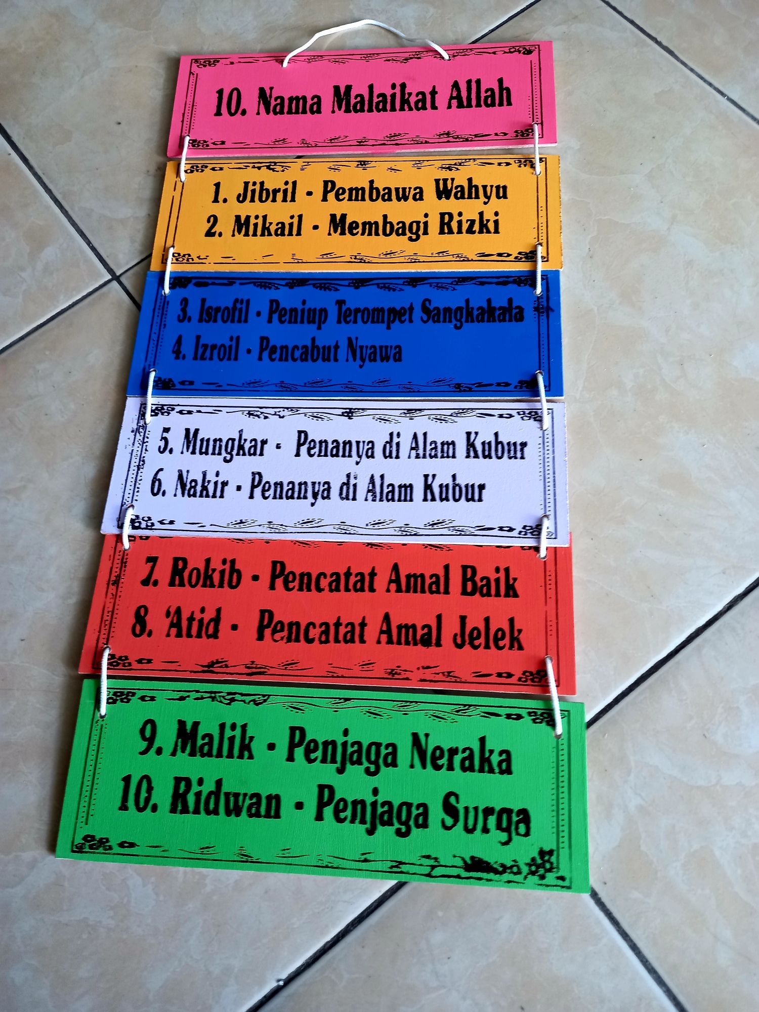 Poster Tugas Malaikat : Hiasan Dinding Gantung Kayu Nama Dan Tugas