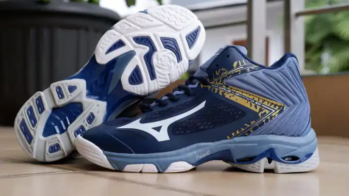 navy blue and white mizuno volleyball shoes